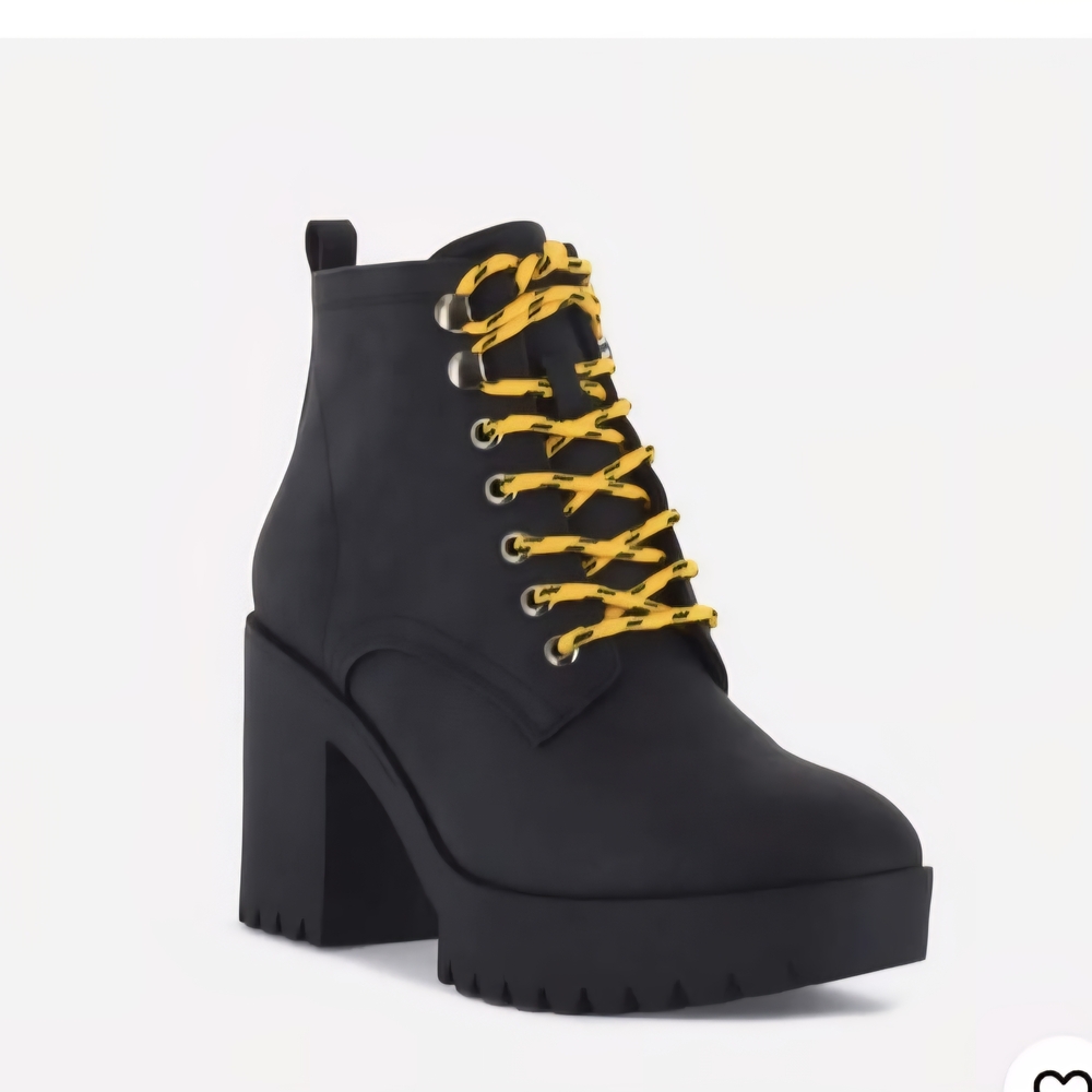 Seven7 Black and Yellow Lace Up Boots with Chunky Heel